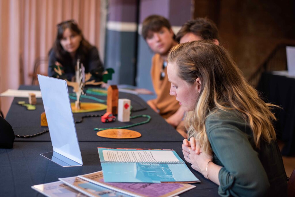 Image by Anna Mayberry